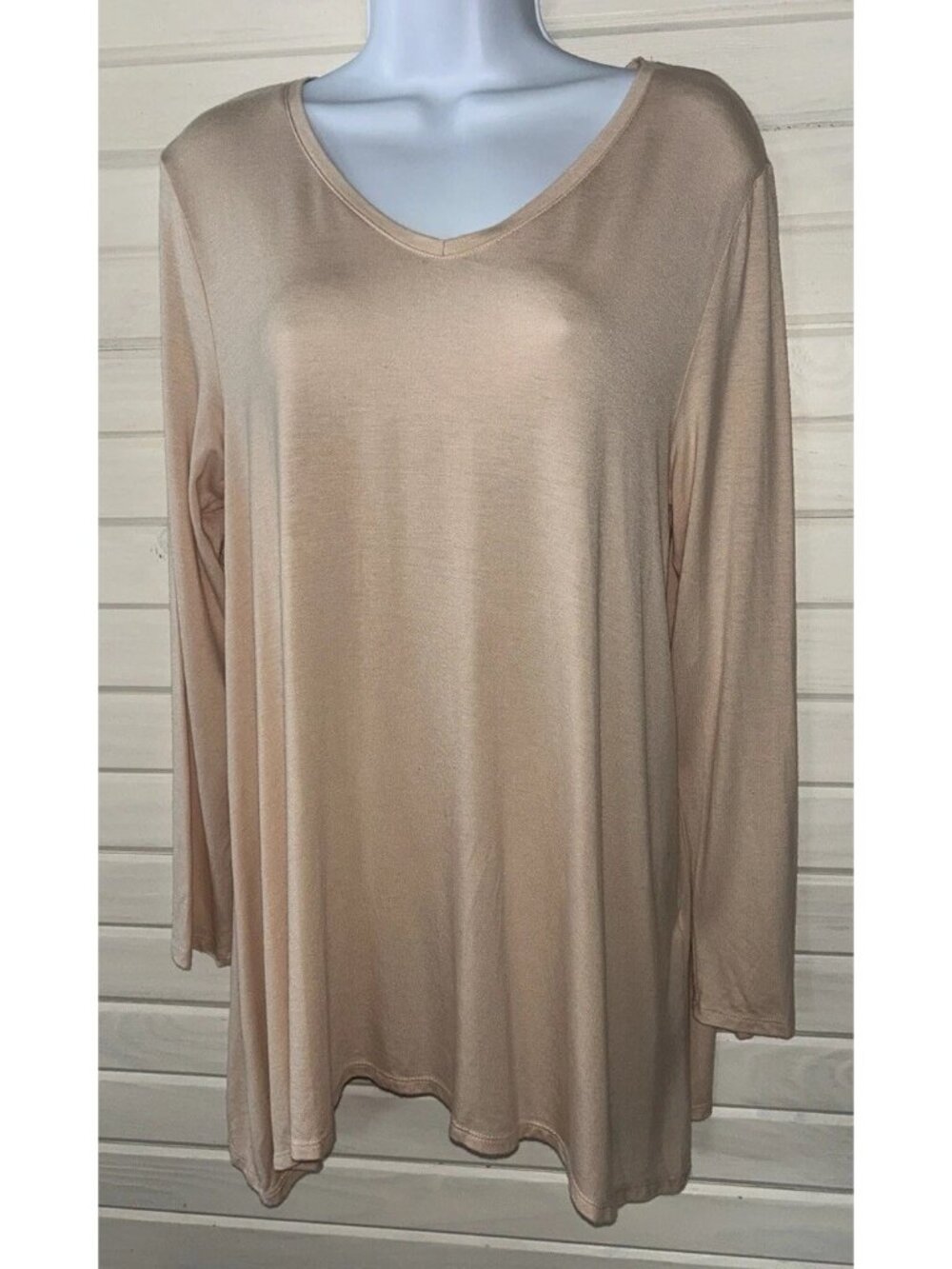 Chico's Sz 1 (MEDIUM) The Ultimate Tee Cozy Tunic Lyocell Stretch V-Neck EUC